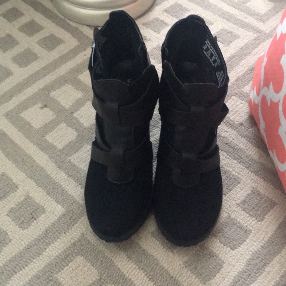 Black ankle heels